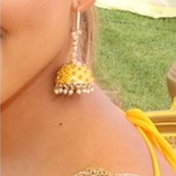 Yellow Indian style earrings worn once to Indian wedding - Picture 3 of 7